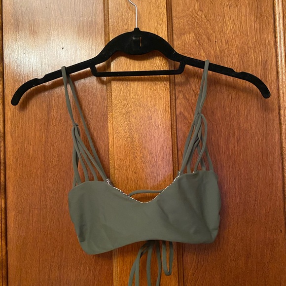 Acacia Bikini Top - Picture 1 of 3